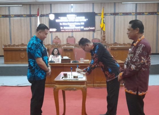 Prosesi sertijab Sekretaris DPRD Kotim di Ruang Rapat Paripurna DPRD Kotim, Kamis 4 Januari 2024