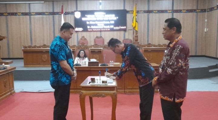 Prosesi sertijab Sekretaris DPRD Kotim di Ruang Rapat Paripurna DPRD Kotim, Kamis 4 Januari 2024