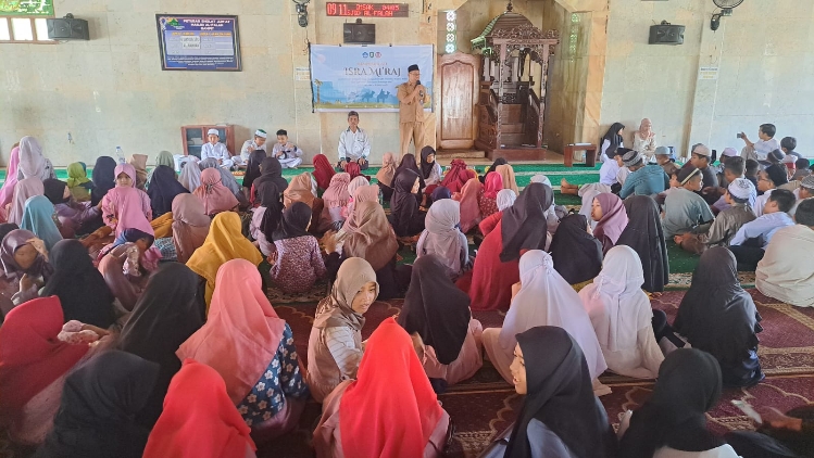 SDN 3 Mentawa Baru Hulu Ajarkan Siswanya Maknai Peristiwa Isra Mikraj