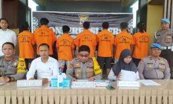 Wakapolres Seruyan, Kompol Hendry, dalam konferensi pers terkait pengungkapan kasus tindak pidana dengan korban anak dibawah umur