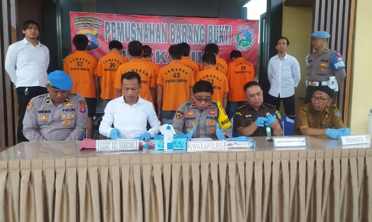 Polres Seruyan Mengungkap 5 Kasus Narkotika, 9 Tersangka Diamankan