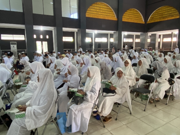 144 Orang Jemaah Calon Haji Mengikuti Manasik Haji di Islamic Center 