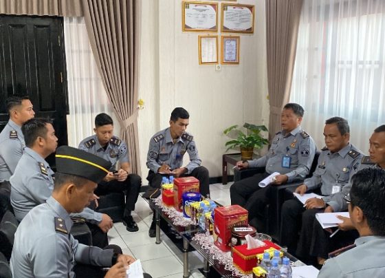 Kalapas Sampit beserta Pejabat Struktural dan Jajaran Staf saat Rapat Pembentukan Agen Perubahan, Senin, 5 Februari 2023.