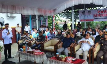 Pj Bupati Mura, Hermon saat menyampaikan sambutan saat pembukaan Pasar Penyeimbang di Kelurahan Beriwit, Kecamatan Murung, Rabu, 31 Januari 2024.