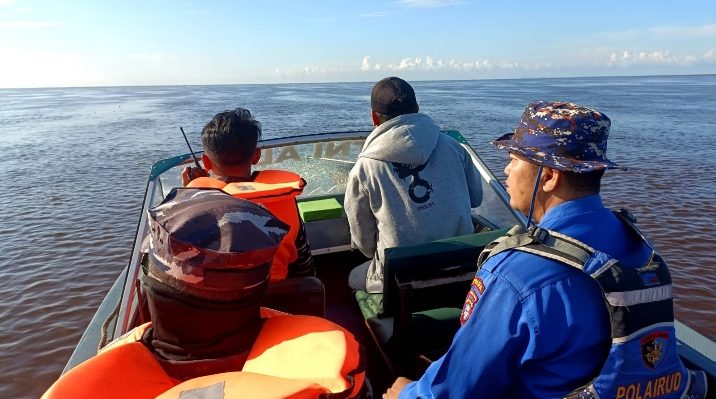 Tim Gabungan saat melakukan penyisiran di wilayah perairan Kabupaten Seruyan, untuk  mencari keberadaan  ABK KM Sinar Samudera 3