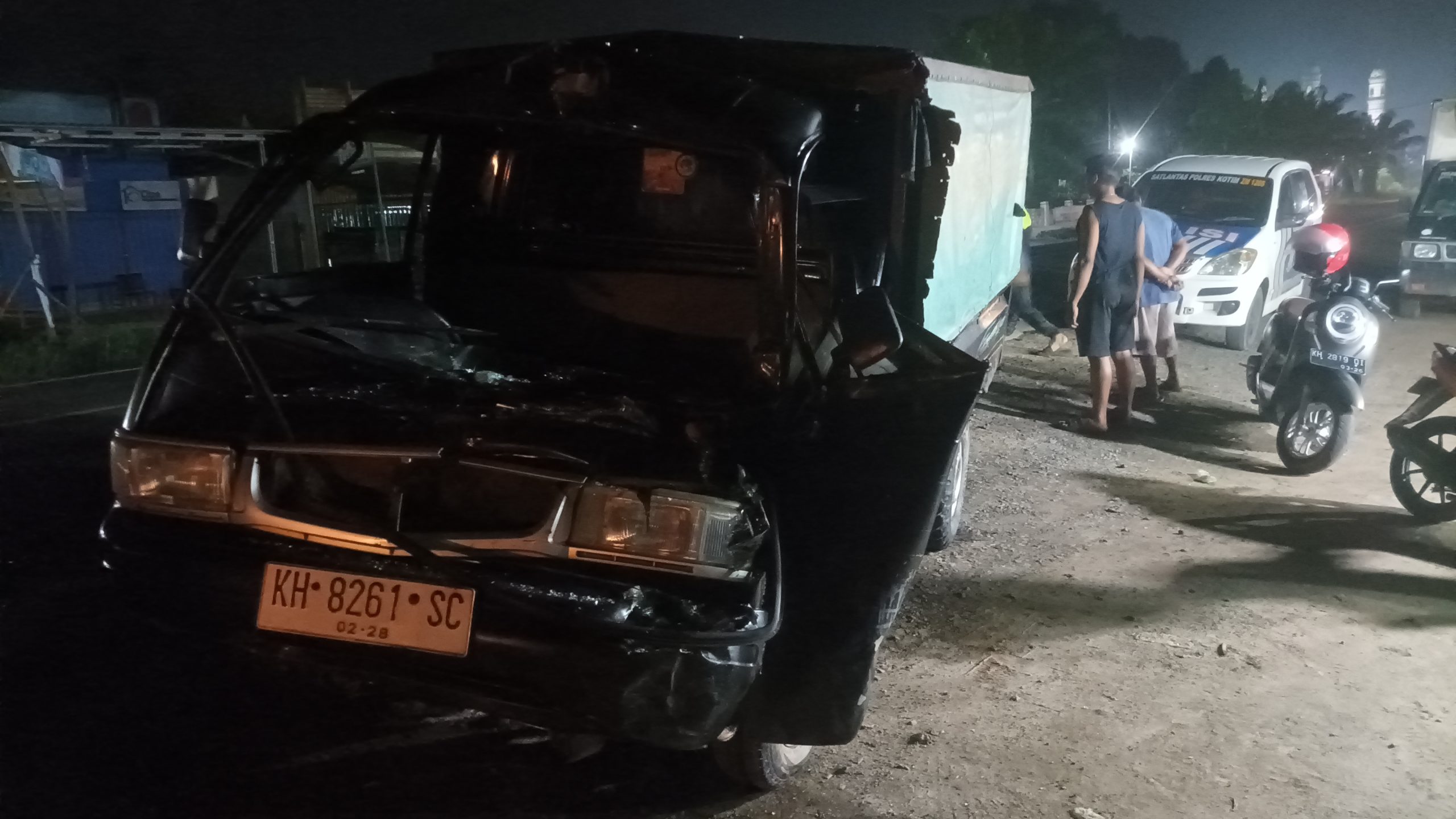 Petaka Tidak Mengurangi Kecepatan Saat Mengemudi, Pikap Hantam Bagian Belakang Truk Dump