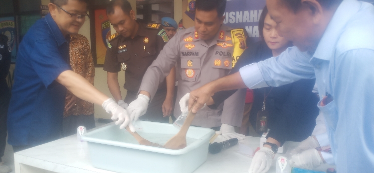 Polres Kotim Musnahkan Sabu Bernilai Ratusan Juta Rupiah 