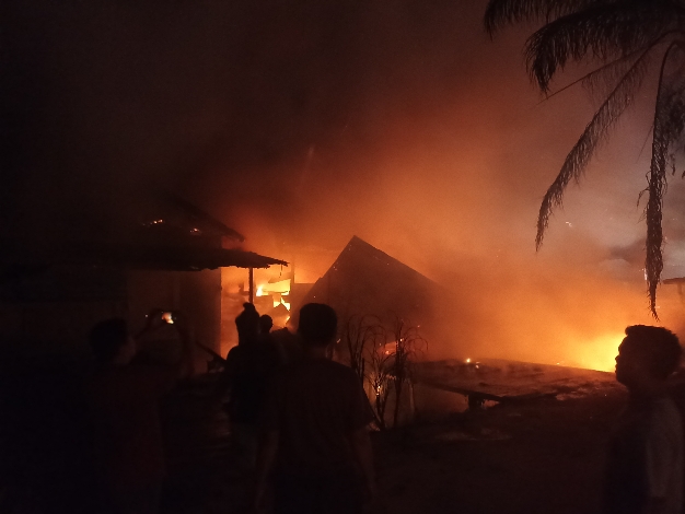Tiga Korban Luka Bakar Akibat Kebakaran Seberang Perumahan Pendawa, Salah Satunya Anak Kecil