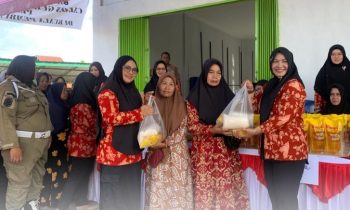 Masyarakat di Kuala Pembuang antusias Ketika mendatangi kegiatan Pasar Murah Dharma Wanita Persatuan (DWP) Kabupaten Seruyan.