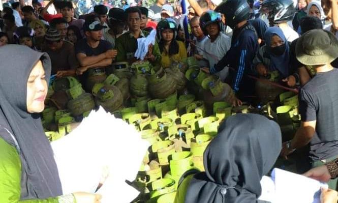 Operasi Pasar yang digelar di lokasi Pasar Ramadan di depan Masjid Agung Al Istiqlal Puruk Cahu, Selasa, 12 Maret 2024m