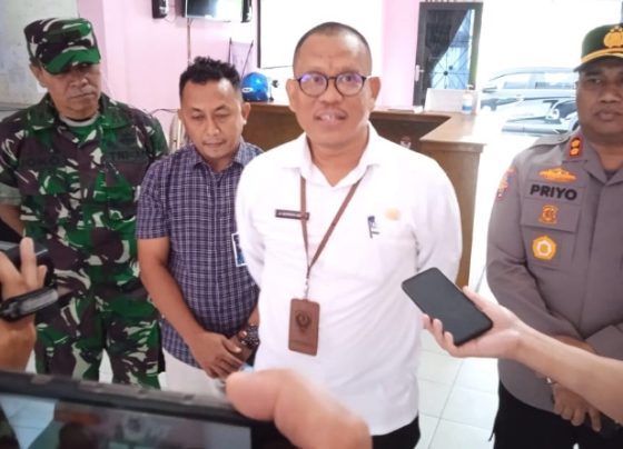 Penjabat Sekda Seruyan dr Bahrun Abbas saat di wawancara wartawan belum lama ini.