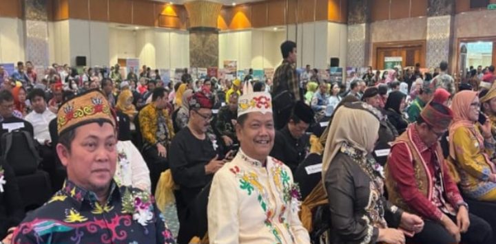 Pj Bupati Katingan, Saiful (paling kiri) menghadiri penyerahan penghargaan bebas frambusia dari Kementerian Kesehatan RI, Rabu, 6 Maret 2024.