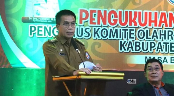 Pj Bupati Mura, Hermon saat sambutan di sela pelantikan Pengurus KONI Mura, Selasa, 26 Maret 2024.