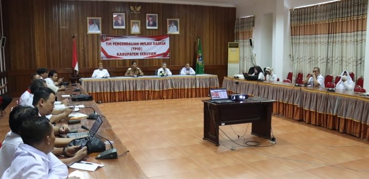 Pj Bupati Seruyan Djainuddin Noor bersama instansi terkait saat mengikuti Rakornas Pengendalian Inflasi Mingguan