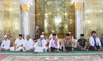 Pj Bupati Seruyan Djainuddin Noor  didampingi unsur Forkopimda saat Safari Ramadan di Desa Telaga Pulang, Kecamatan Danau Sembuluh