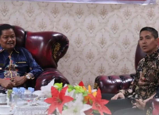 Pj Bupati Seruyan Djainuddin Noor saat melakukan pertemuan bersama Kepala BNN Provinsi Kalimantan Tengah, Brigjen Pol. Dr. Joko Setiono