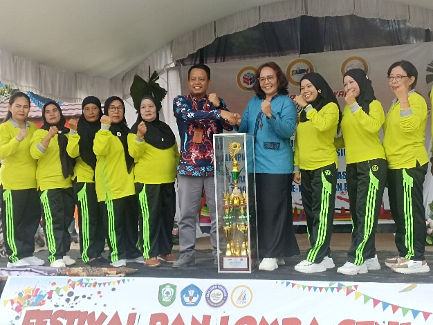 SDN 4 Baamang Hilir Raih Piala Bergilir FLS2N, OSN, dan O2SN Tingkat Kecamatan Baamang