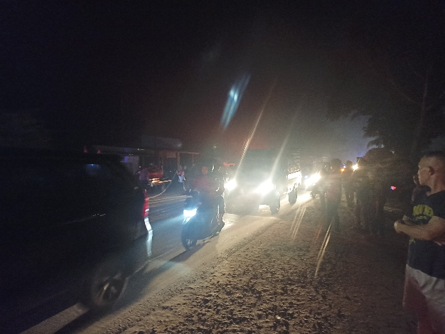 Sebagian Jalan Jenderal Sudirman Sampit Ditutup Sementara Imbas Kebakaran Seberang Perumahan Pendawa