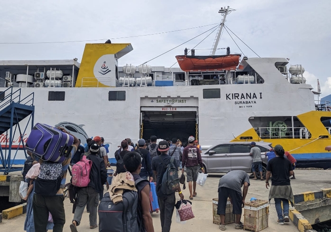Baru 2.199 Pemudik yang Berangkat dari Pelabuhan Sampit dengan Kapal DLU