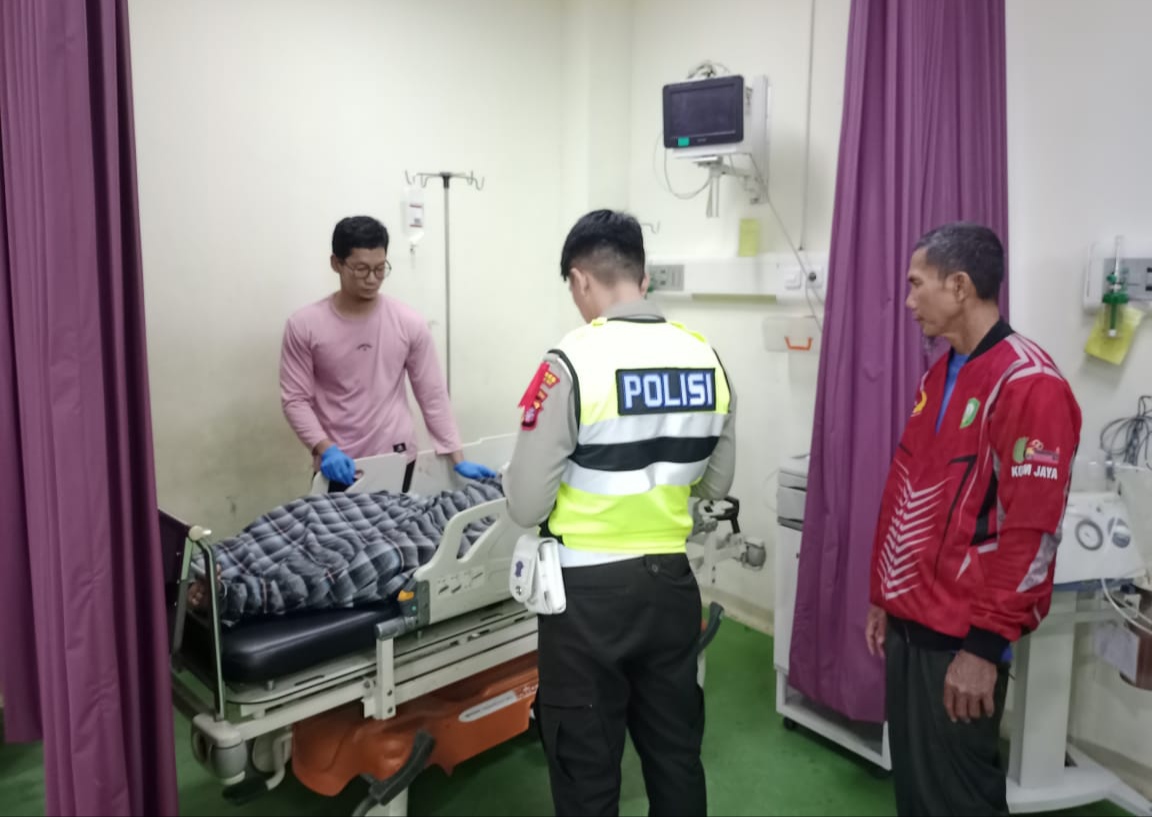 Sempat Dirawat, Pengendara Motor KLX Tabrak Truk Pertamina Meninggal Dunia di Rumah Sakit