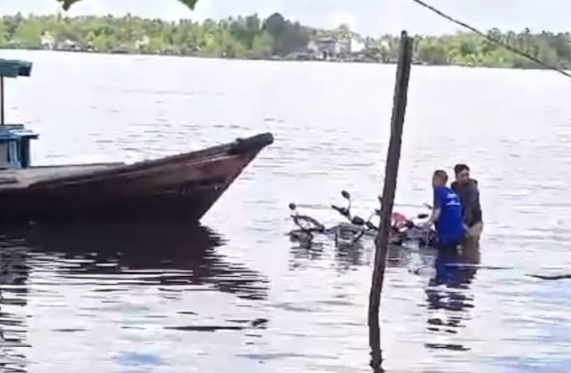 Klotok Penyeberangan Karam Akibat Ditabrak Taksi Air 