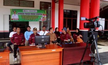 Apel Siaga Hari Besar Keagamaan Nasional (HBKN) jelang IdulFitri 1445 H, diikuti Pemkab Mura secara virtual di Kantor Kecamatan Tanah Siang.