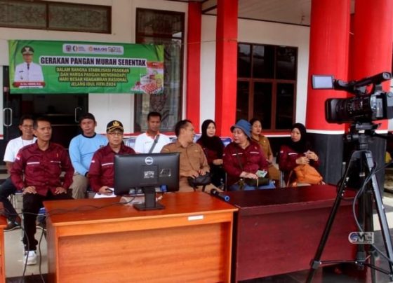 Apel Siaga Hari Besar Keagamaan Nasional (HBKN) jelang IdulFitri 1445 H, diikuti Pemkab Mura secara virtual di Kantor Kecamatan Tanah Siang.