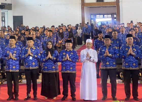 Bupati Kotim Halikinnor beserta Jajaran saat berfoto bersama setelah kegiatan Halal Bihalal, Rabu, 17 April 2024