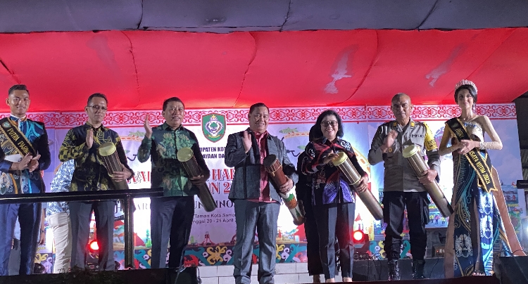 Fetival Budaya Habaring Hurung sebagai Sarana  Melestarikan Kesenian Kebudayaan Daerah
