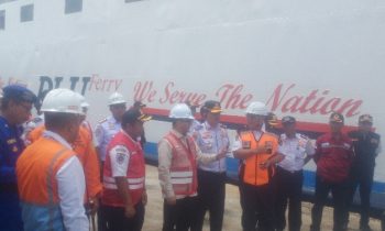 Kabiro Perencanaan Kementrian Perhubungan RI saat memantau arus balik di Pelabuhan Sampit, Selasa, 16 April 2024.