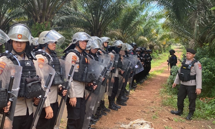 Polres Kotim Mengerahkan Personel Mengamankan Areal Perkebunan PT AKPL Kuala Kuayan 