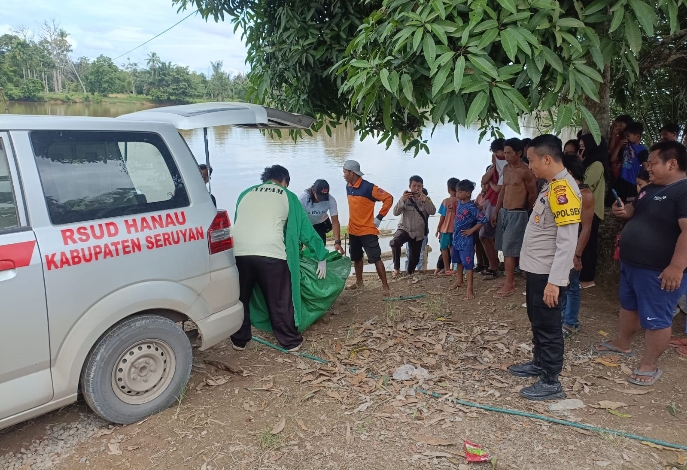 Mayat Tanpa Identitas Ditemukan Mengapung di Sungai Seruyan