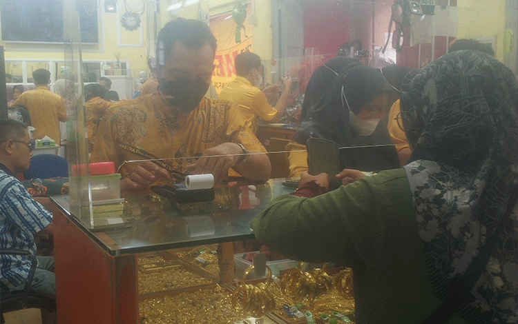 Dampak Konflik Iran-Israel, Harga Emas Meroket hingga Rp1,2 Juta