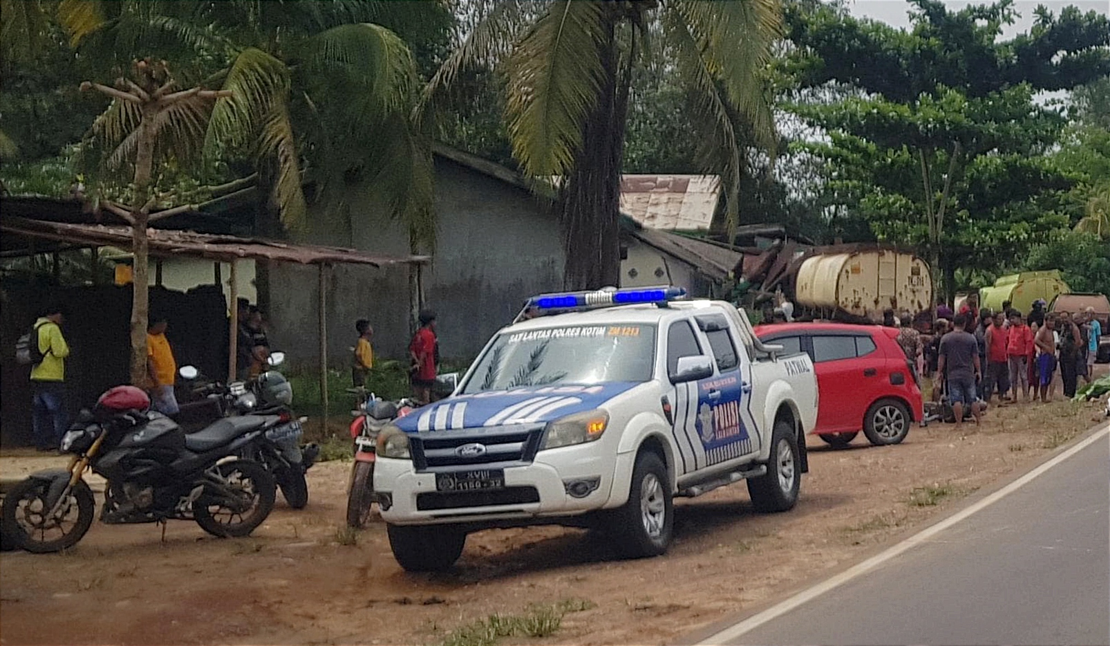 Satlantas Polres Kotim Selidiki Kasus Kecelakaan Lalu Lintas di Desa Penyang