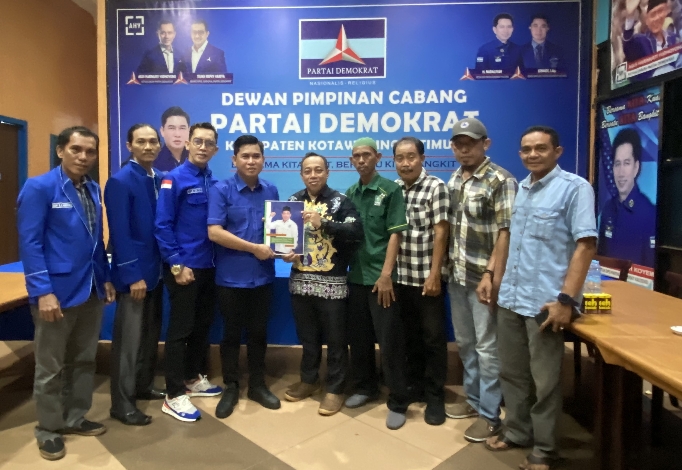 Mantan Kades Ujung Pandaran Mendaftar Jadi Calon Wakil Bupati Kotim 