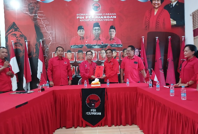 Marwan Susanto Mendaftar Jadi Bakal Calon Bupati ke PDI Perjuangan Katingan