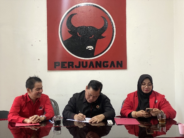Halikinnor dan Irawati Mendaftar Calon Bupati dan Wakil Bupati ke PDIP Kotim 