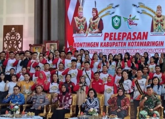 Pelepasan Kontingen Kotim ke Festival Budaya Isen Mulang di Rujab Bupati Kotim, 17 Mei 2024