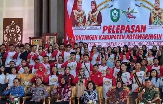 Pelepasan Kontingen Kotim ke Festival Budaya Isen Mulang di Rujab Bupati Kotim, 17 Mei 2024