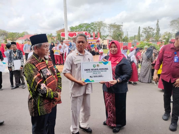 Dua Sekolah di Kotim Raih Penghargaan Adiwiyata Provinsi