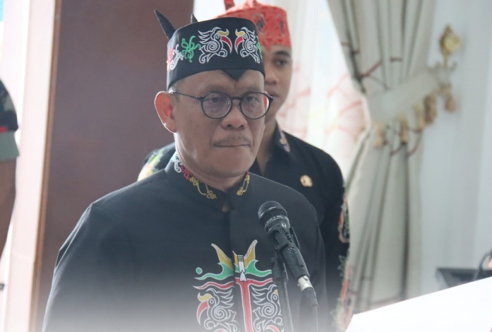Terkendala Cuaca Pemkab Seruyan Tetap Gelar  Upacara HUT Ke-67 Provinsi Kalteng 