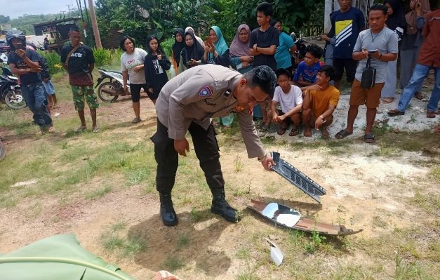 Polisi saat lakukan olah TKP laka Maut di Jalan Poros Pelantaran Parenggean.