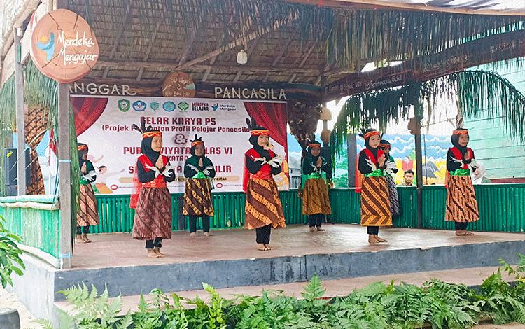 SDN 3 Kota Besi Hilir Gelar Karya P5 dan Purnawiyata Kelas VI Angkatan 2024