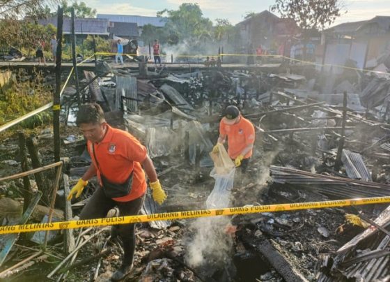 Tim Inafis Polresta Palangka Raya melakukan olah TKP di lokasi kebakaran, Senin pagi, 13 Mei 2024