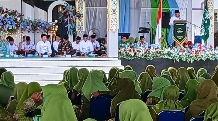 Wakil Gubernur Kalteng, Edy Pratowo menyampaikan sambutan pada  acara peringatan Harlah ke 78 Muslimat NU tingkat Kalteng di Kasongan