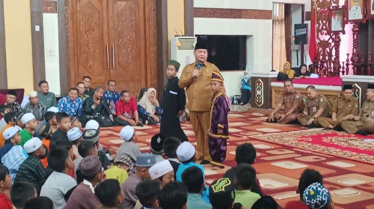 Libur Panjang Sekolah, Ratusan Anak Mengikuti Sunatan Massal di Rujab Bupati Kotim
