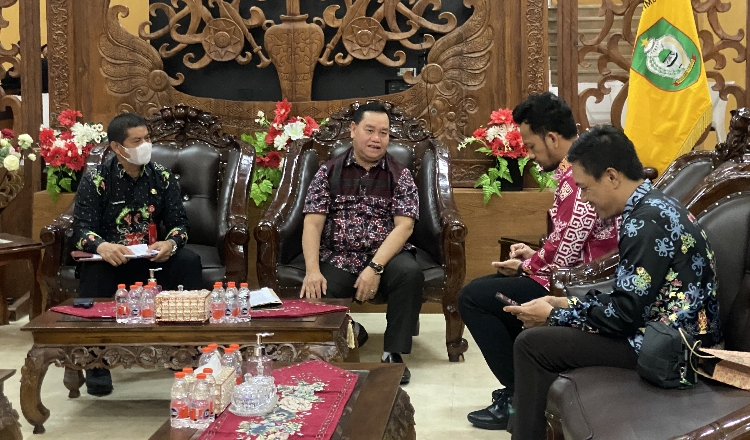 Masih Ada 25 Desa di Kotim Belum Teraliri Listik, Bupati Berharap Tahun 2025 Kotim Terang