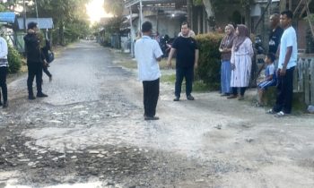 Bupati Kotim saat berbincang bincang dengan warga jalan Perkutut 5