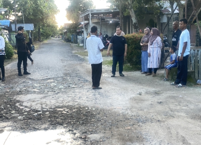 Jalan Perkutut 5 Sampit Rusak Parah