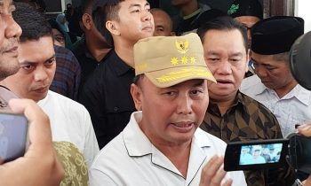 Gubernur Kalteng Sugianto Sabran saat diwawancarai sejumlah wartawan di Kotawaringin Timur.